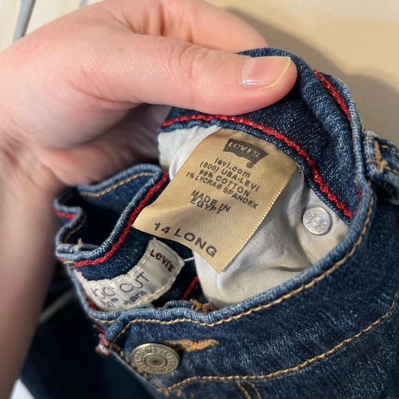 SOLD!❌ - Levi’s Blue Denim Relaxed Boot Cut Jeans - Picture 5 of 5